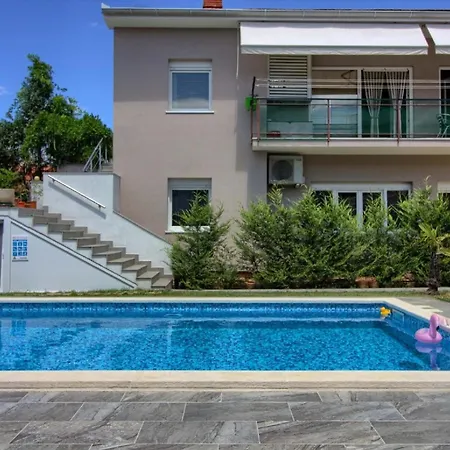 Apartment Ferienwohnung Fuer 4 Personen Ca 90 Qm In Pula, Istrien Istrische Riviera