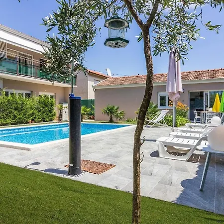 Ferienwohnung Fuer 4 Personen Ca 90 Qm In Pula, Istrien Istrische Riviera * Pula